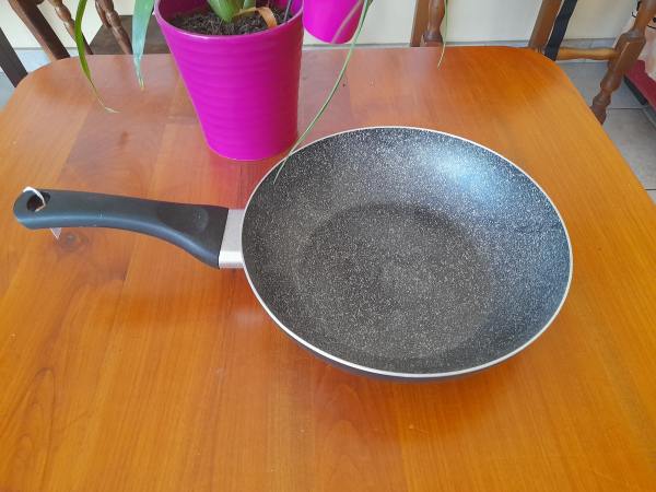 Po&egrave;le de cuisine antiderapant steel pan c&eacute;ramic