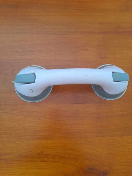 Poign&eacute;e de soutien bain universelle &agrave; ventouses