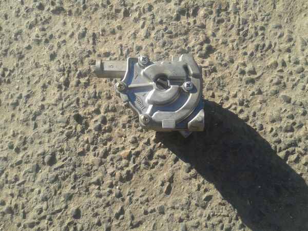 Pompe a huile triumph 900 tiger 1998