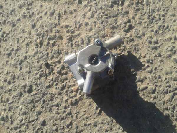 Pompe a huile triumph 900 tiger 1998 pas cher