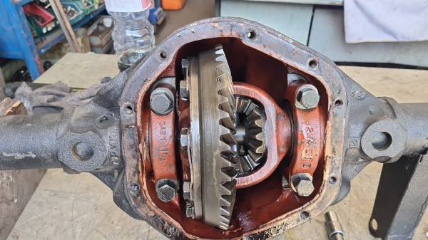 Annonce Pont arrière avec différentiel pour maserati 3500