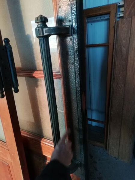 Vente Porte ancienne en ch&ecirc;ne et laiton