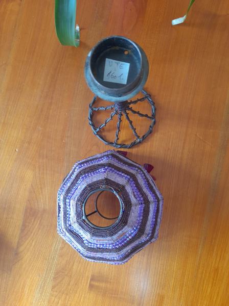 Porte-bougie perl&eacute; en m&eacute;tal forme lampe de chevet pas cher