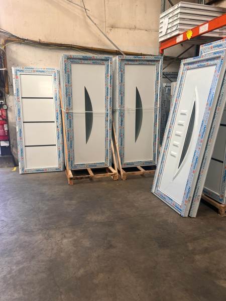 Annonce Porte d'entrée pvc/alu en stock sur chamalières