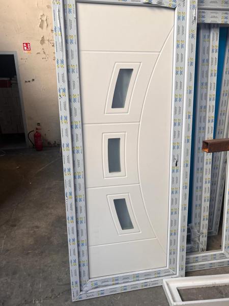 Annonce Porte d'entrée pvc/alu en stock sur dijon