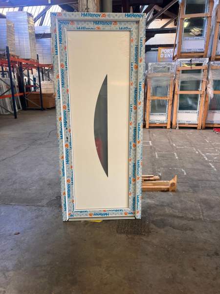 Annonce Porte d'entrée pvc/alu en stock sur lons-le-saunie