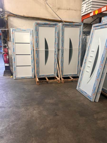 Annonce Porte d'entrée pvc/alu en stock sur mehun-sur-yèvr