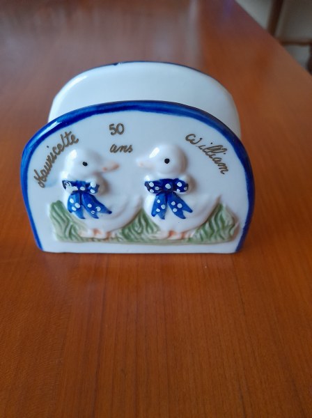 Porte &eacute;ponge c&eacute;ramique "mauricette william 50 ans pas cher