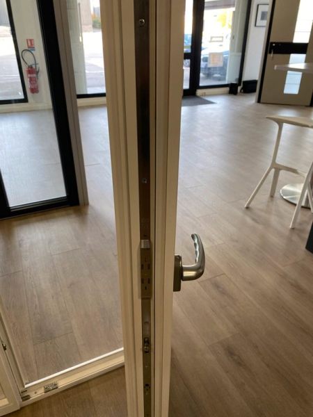 Annonce Porte fen&ecirc;tre 2 vantaux pvc + volet roulant int&eacute;gr