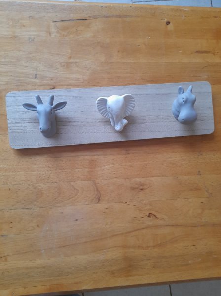 Porte manteau / pat&egrave;res animaux