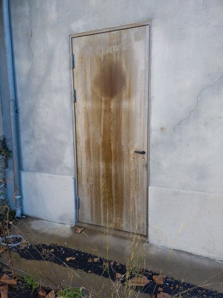 Porte m&eacute;tallique