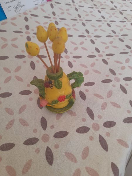 Porte pique &agrave; ap&eacute;ritif