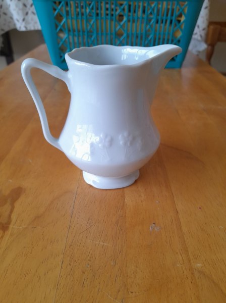 Pot à  lait en céramique