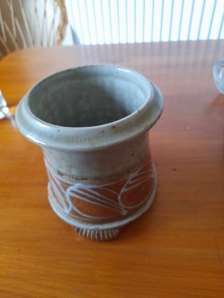 Annonce Pot en gr&egrave;s verni &agrave; trou