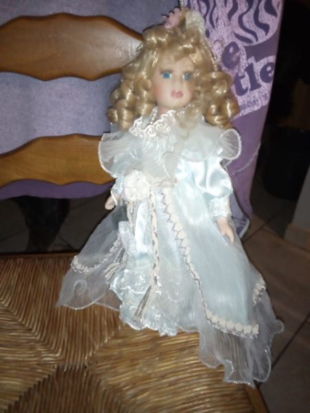 Poup&eacute;e de porcelaine n&deg;5