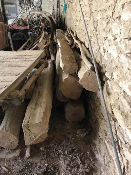 Poutres en bois ancien