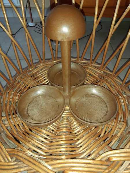 Pr&eacute;sentoire pour gateaux ap&eacute;ritifs ou bouteilles