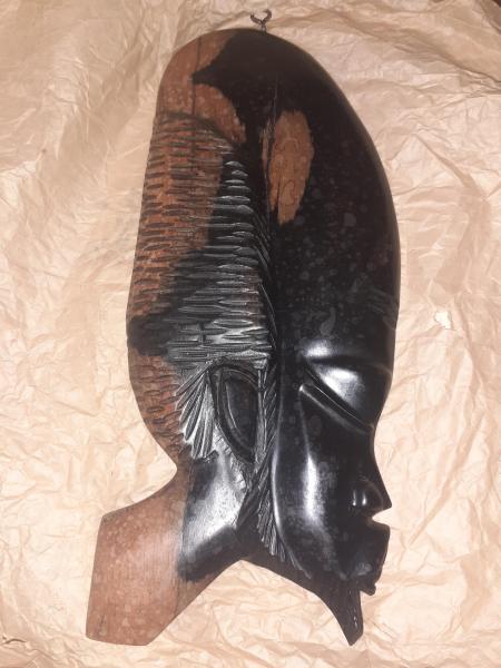 Profil en bois sculpt&eacute;-personnage ethnique homme