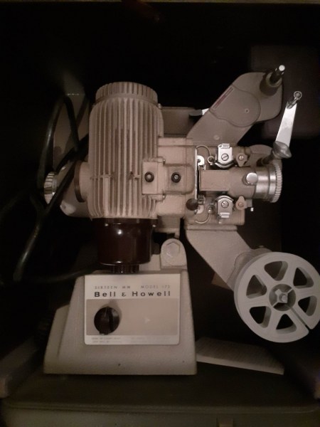 Annonce Projecteur de film cinéma 16 mm modèle bell &amp; 
