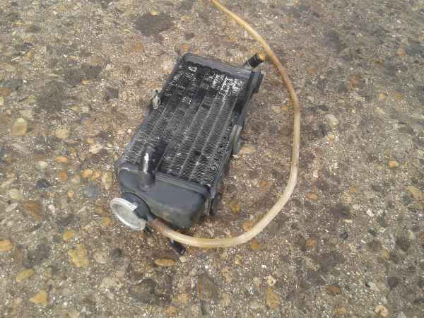 Vente Radiateur droit yamaha 125 yz 1984