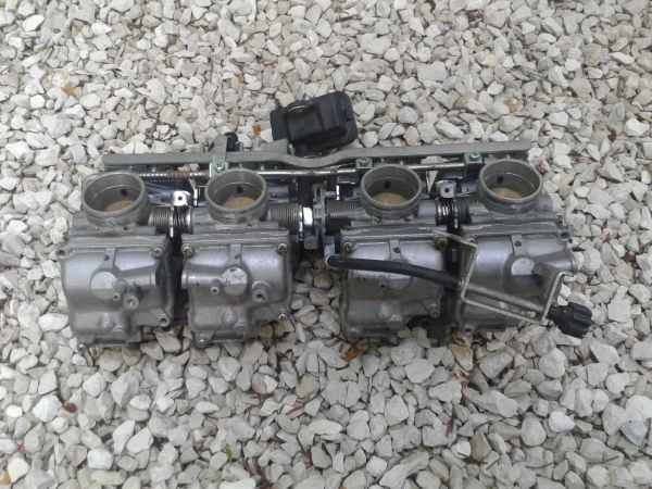 Annonce Rampe carburateur honda 600 cbr 1989