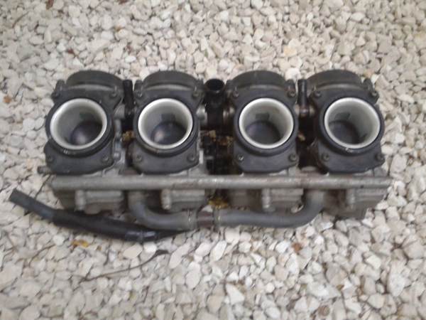 Annonce Rampe carburateur honda 600 hornet 2004