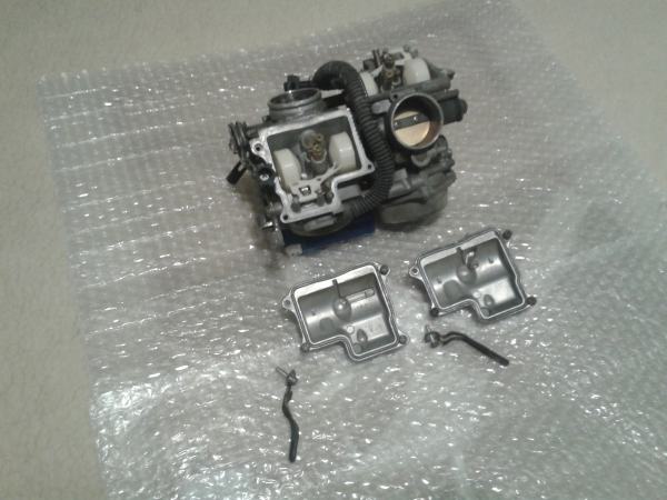 Vente Rampe carburateur honda 650 deauville 1998