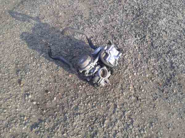 Vente Rampe carburateur honda 650 deauville 2001