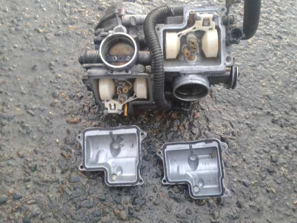 Annonce Rampe carburateur honda 650 deauville 2001