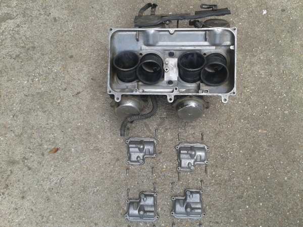 Vente Rampe carburateur honda vf1000f 1985