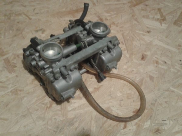 Annonce Rampe carburateur kawasaki 500 gpz 1992