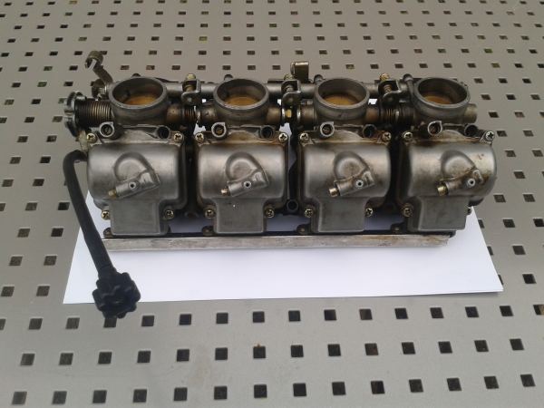 Annonce Rampe carburateur kawasaki zxr 400 1990