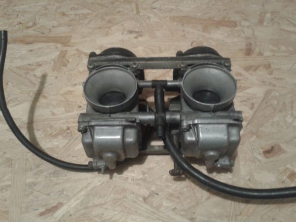 Annonce Rampe carburateur suzuki 500 gse 1994