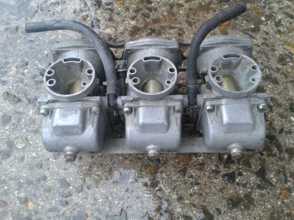 Rampe carburateur suzuki 750 gt 1976 pas cher