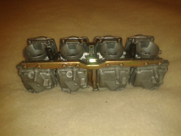 Annonce Rampe carburateur yamaha 600 xjn 1998