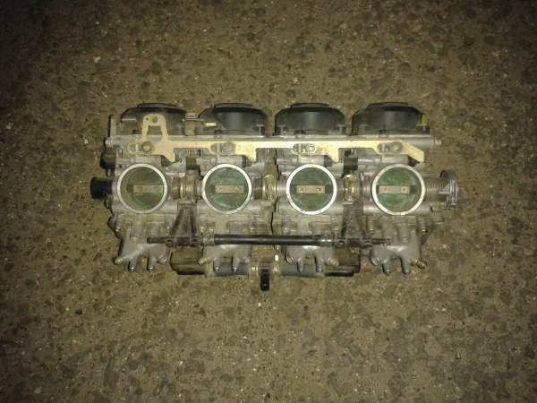 Rampe carburateur yamaha r6 2002