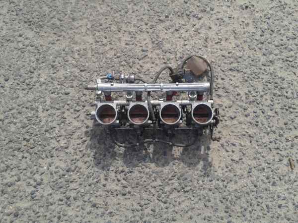 Rampe injection suzuki 750 gsxr srad 2000