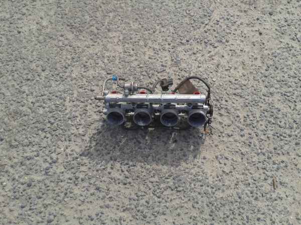 Annonce Rampe injection suzuki 750 gsxr srad 2000