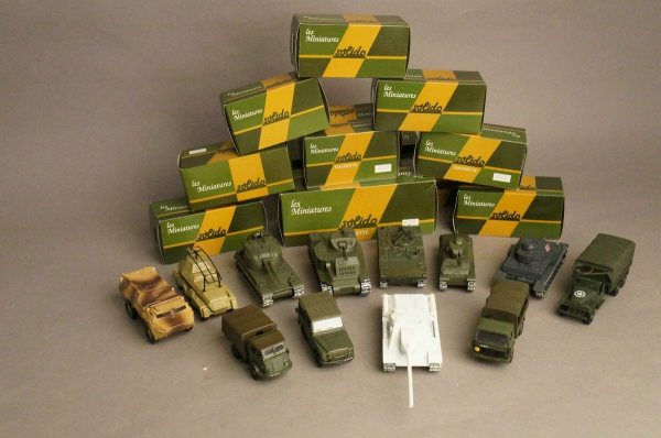 Recherches et achète miniatures militaires pas cher