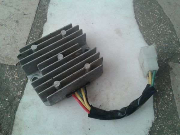 Régulateur honda 125 mtx 1987 pas cher