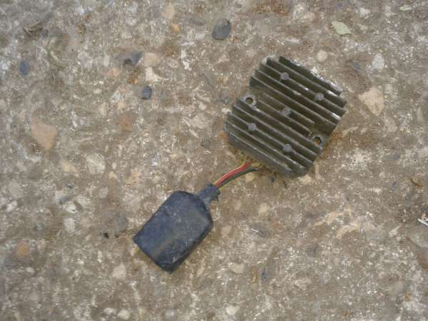 R&eacute;gulateur honda cb 125 td 1985