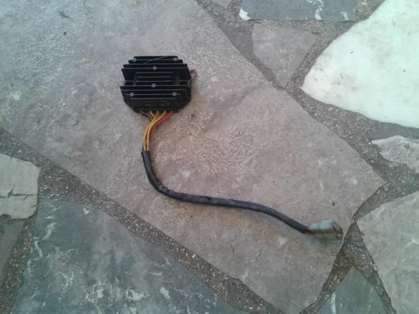 Annonce R&eacute;gulateur  suzuki 650 drs 1993