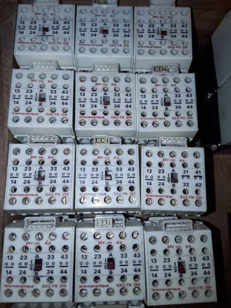 Relais ca2 fn 240 ....ca2 fn140 -ca2 fn222- ca2 fn