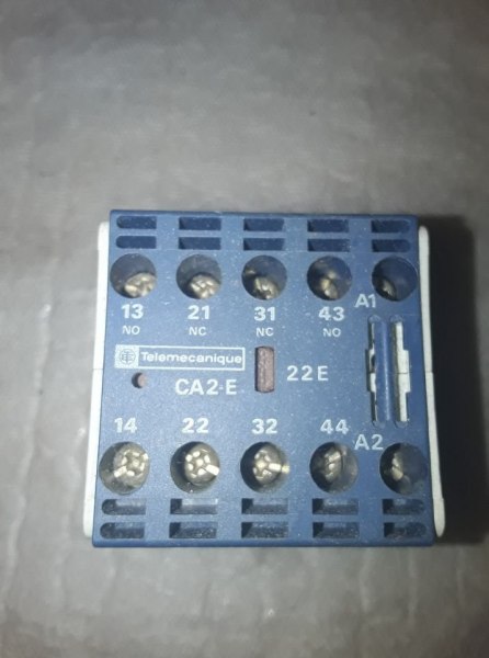 Relais t&eacute;l&eacute;m&eacute;canique ca2-en 122