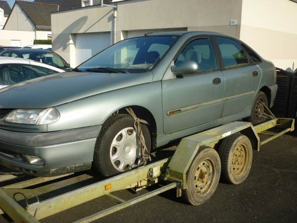 Renault laguna essence  1.8 pas cher