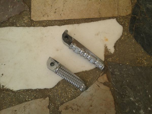 Repose pieds  avd et ard  yamaha 900 mt09 2018 pas cher