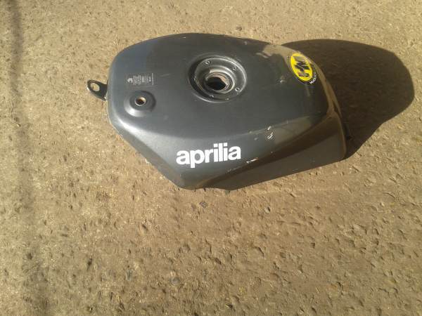 Réservoir aprilia 125 af1 futura 1992 pas cher