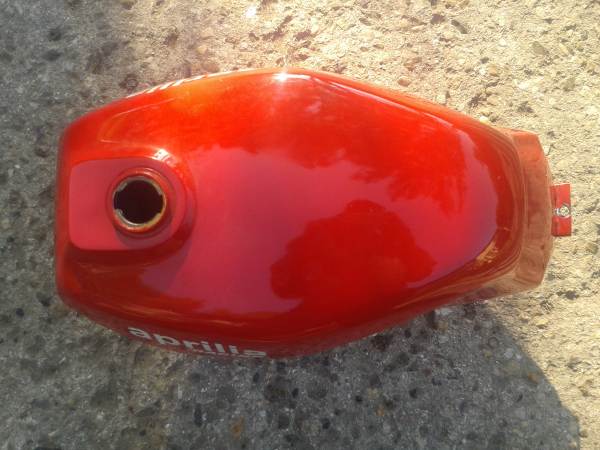 Annonce Réservoir aprilia 125 af1 sinthésy réplica 1989