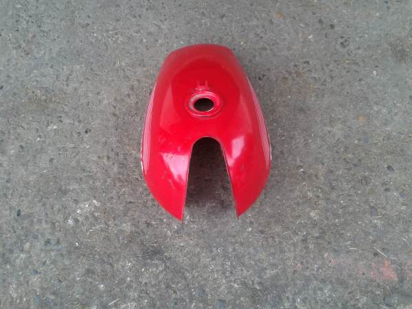 Réservoir cagiva 125 sxt 1978