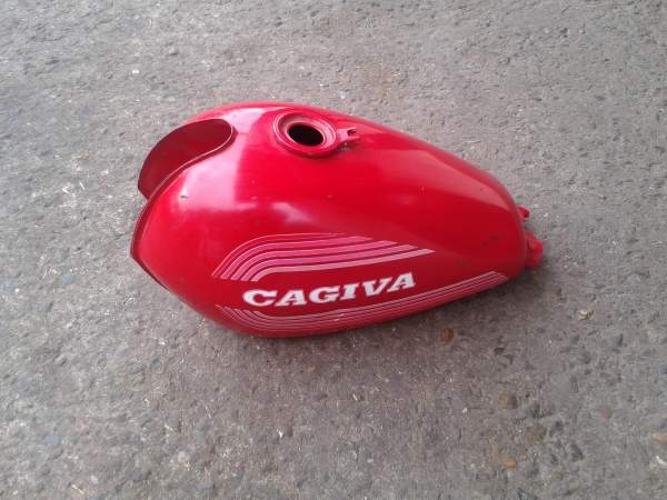 Réservoir cagiva 125 sxt 1978 pas cher